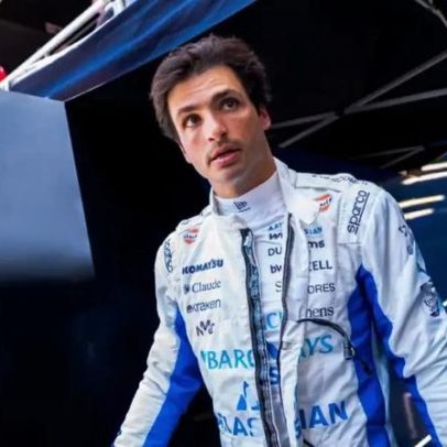 Sainz cobra resposta da Williams em meio a rumores sobre seu futuro