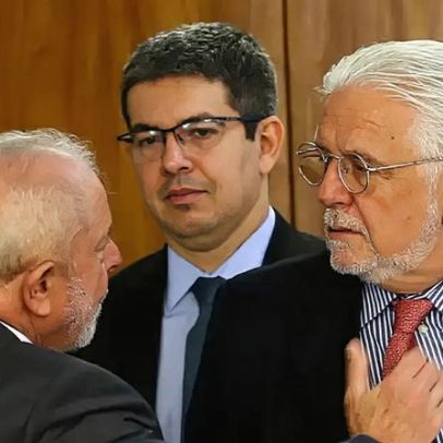 Jaques Wagner, líder do governo Lula, foi alvo da PF em investigação sobre Copa