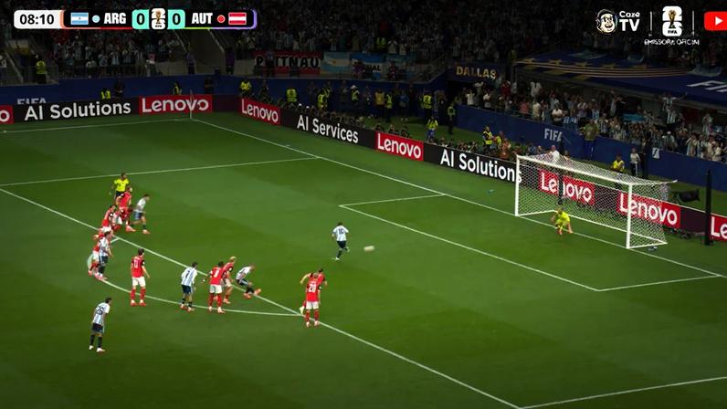 Pênalti perdido por Lionel Messi aos 8 minutos do primeiro tempo do jogo contra a Áustria