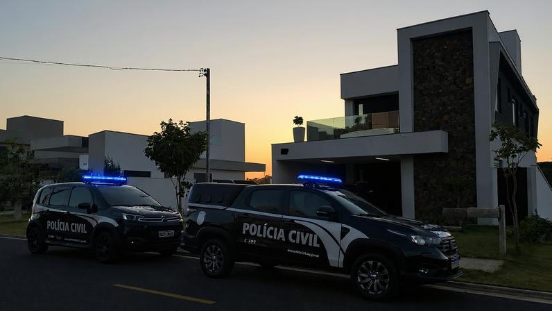 casa de alto padrão em condomínio de Uberlândia