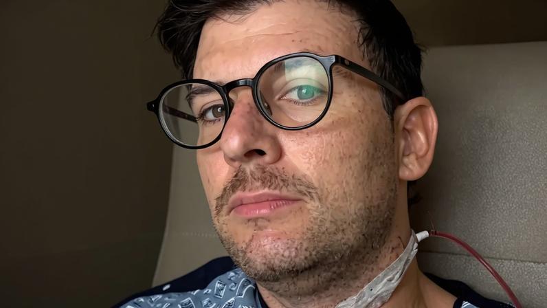 Moshe Kasher recebeu o diagnóstico após encontrar um caroço na garganta