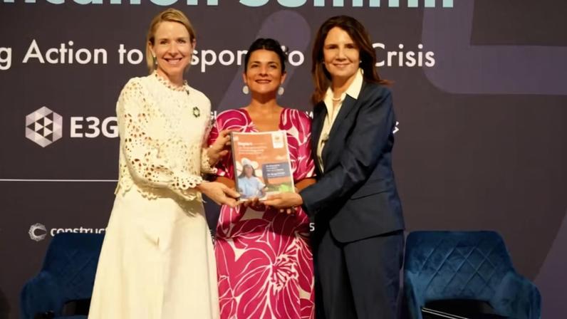 Stientje van Veldhoven, ministra de Política Climática e Crescimento Verde dos Países Baixos; Irene Vélez Torres, ministra do Meio Ambiente e Desenvolvimento Sustentável da Colômbia; e Ana Toni, CEO da COP30 — Foto: Wilder García/ Ministério do Meio Ambiente e Desenvolvimento Sustentável da Colômbia