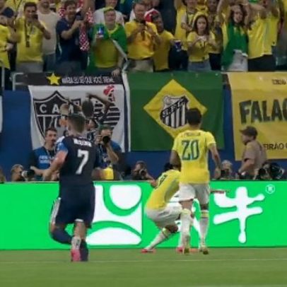 Bandeiras de clubes brasileiros chamam atenção em jogo da seleção