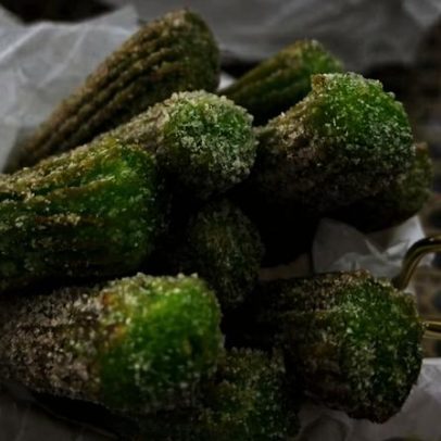 Churros verdes e amarelos chamam atenção de consumidores