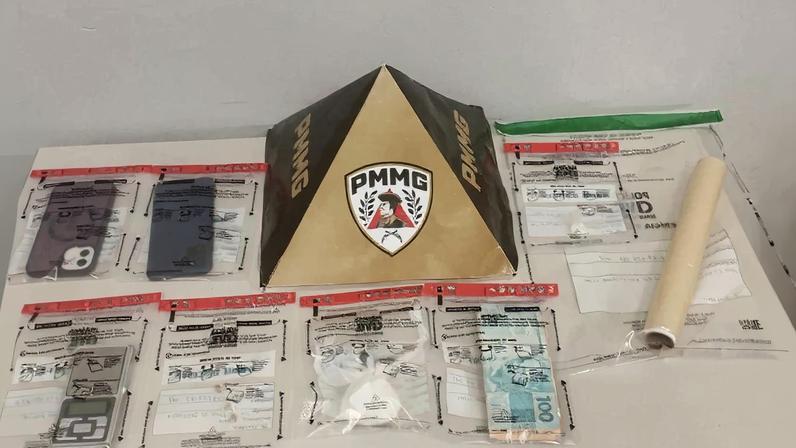 Material apreendido com jovens em Governador Valadares