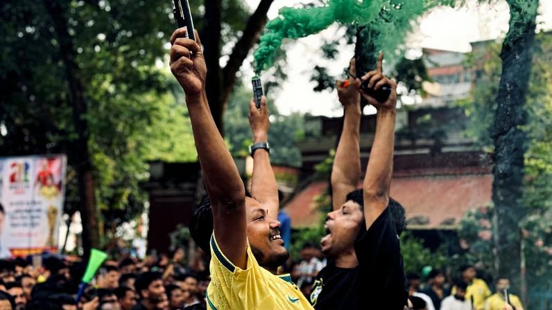 Festa em Bangladesh para jogo do Brasil
