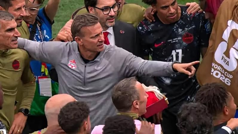 Jesse Marsch, técnico do Canadá, fez discurso emocionante após classificação para as oitavas da Copa
