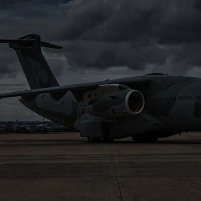 FAB resgata 13 brasileiros na Venezuela após terremoto