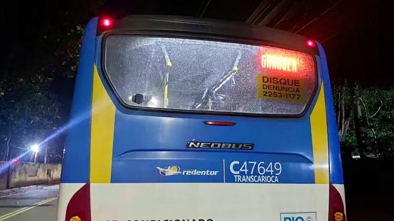 Rioônibus afirma que coletivo foi vandalizado em piquete nesta segunda-feira (29) — Foto: Divulgação