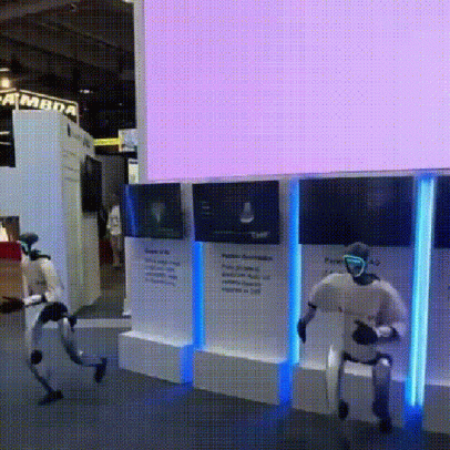 Robôs se rebelam e quebram TVs em feira de tecnologia em Paris, vídeo
