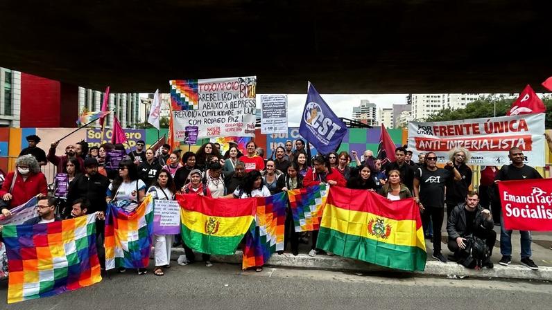 São Paulo (SP), 14/06/2026 - Manifestantes fazem ato de solidariedade a bolivianos. Foto Elaine Patricia Cruz/Agência Brasil