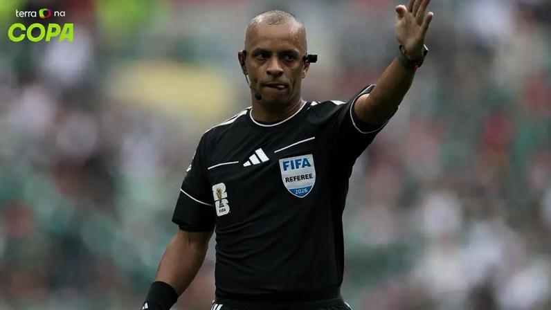 Wilton Pereira Sampaio viraliza por inglês de Joel Santana em México x África do Sul