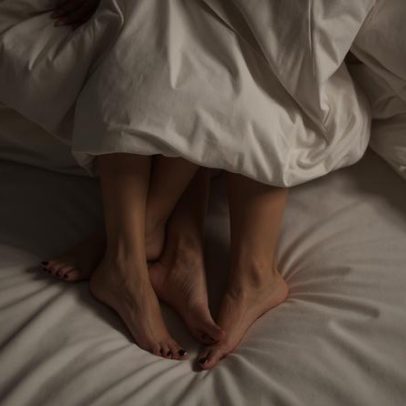 Estudo aponta que fantasiar sobre uma terceira pessoa no sexo a dois é comum