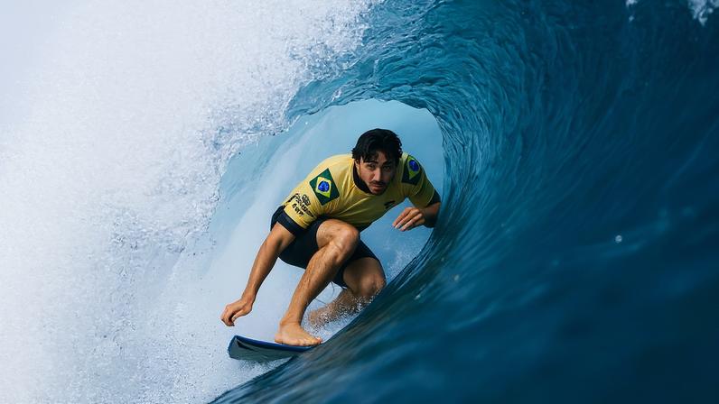 Yago Dora de Brasil surfa na sessão de prática antes do início das finais da Lexus WSL Fiji em 1 de setembro de 2025 em Cloudbreak, Tavarua, Fiji. (Foto por Ed Sloane/World Surf League)