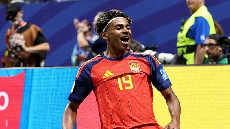 Yamal, da Espanha, comemora gol contra a Arábia Saudita pela Copa do Mundo