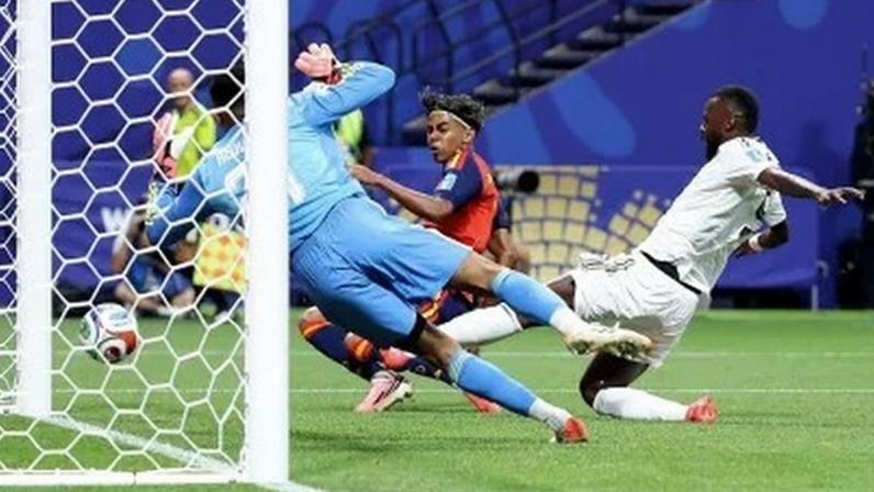 Yamal fez o primeiro gol da Espanha contra a Arábia Saudita
