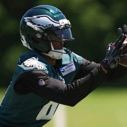 DeVonta Smith minimiza papel de WR1 após troca de A.J. Brown