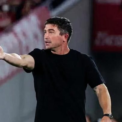 Ídolo da Austrália, ex-Liverpool celebra vitória sobre a Turquia