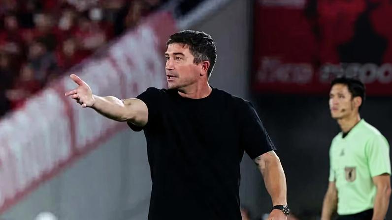 Harry Kewell é demitido no Yokohama F-Marinos — Foto: Sponichi