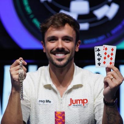 Brasileiro fatura R$ 14 milhões ao vencer torneio mundial de pôquer em Vegas