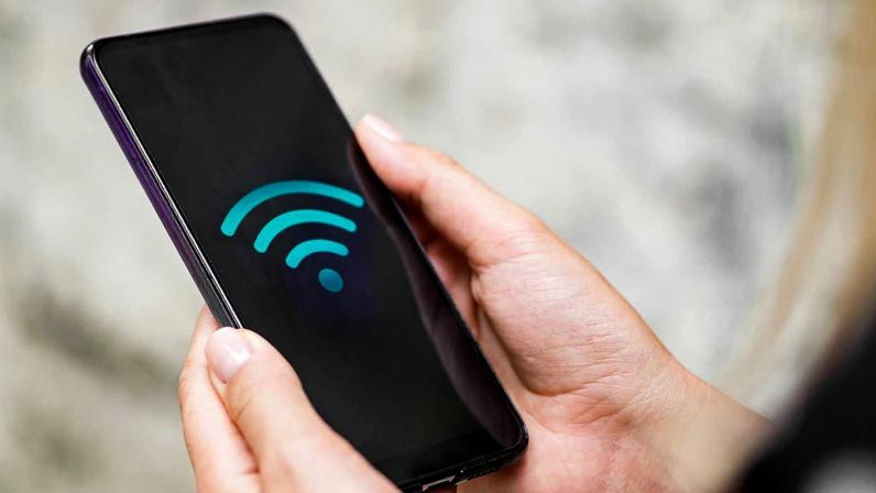 Wi-Fi público é seguro? Saiba evitar golpes em aeroportos, hotéis e shows — Foto: Reprodução/Pexels (NHP&Co)