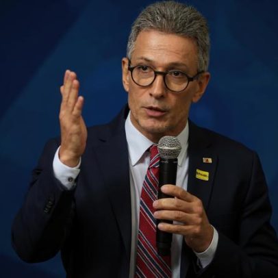Zema diz que quem anda com bandido merece cautela sobre Flávio e Vorcaro