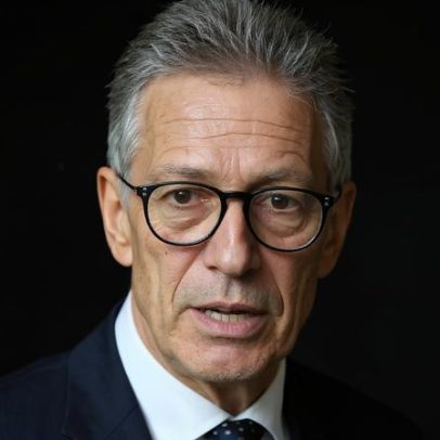 Zema é notificado para se manifestar em ação de calúnia contra Gilmar Mendes