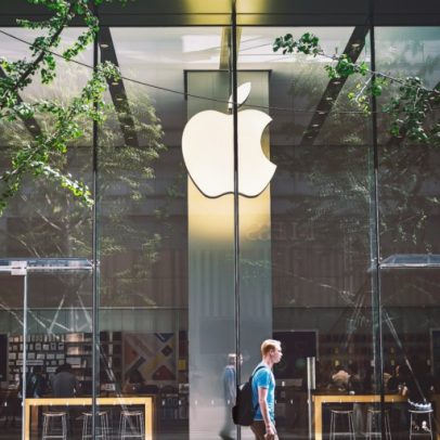 Apple revela possível iPhone dobrável no código do iOS 27