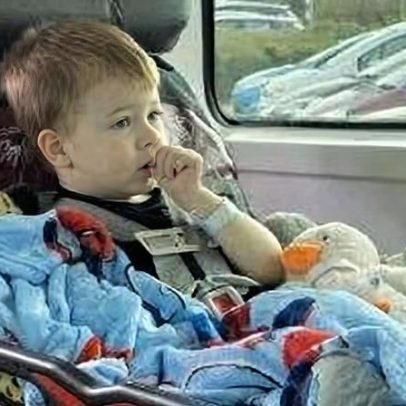 Criança de 3 anos recebe diagnóstico de leucemia após atendimento por corte