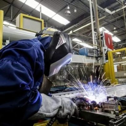 Indústria perde impulso em maio, mas empregos permanecem elevados