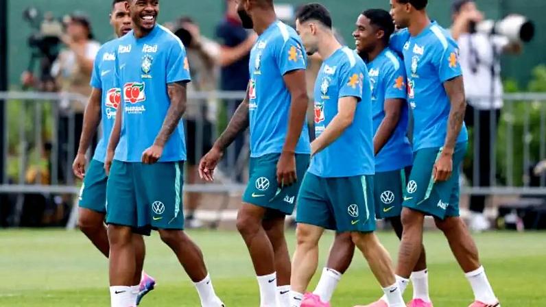 Seleção Brasileira enfrenta calor nos treinos –