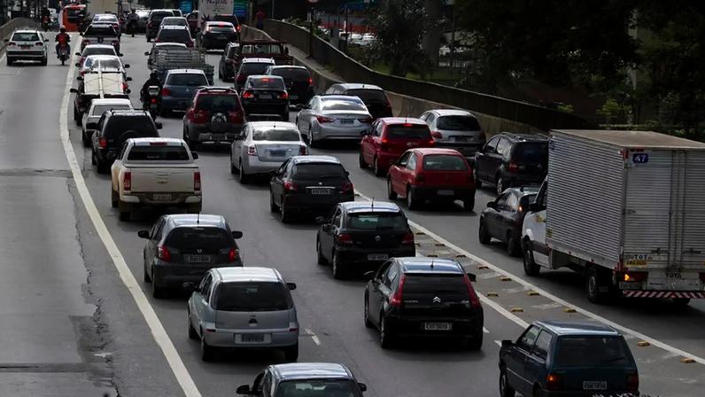 A idade média dos carros no Brasil chegou a 11 anos