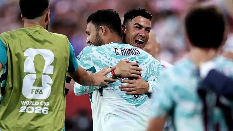 Cristiano comemora a classificação de Portugal