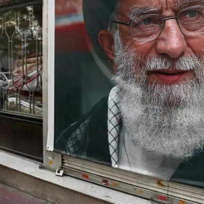 Irã transforma funeral de Khamenei em demonstração de poder