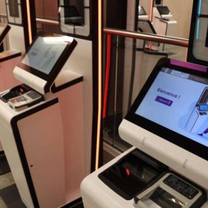 UE revisa implementação de controles de fronteira por filas em aeroportos
