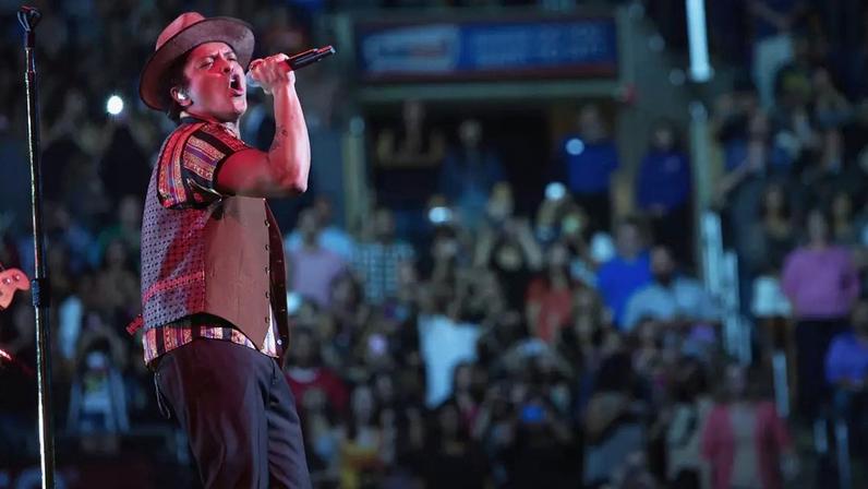 Show de Bruno Mars no Staples Center, em Los Angeles, em julho de 2013