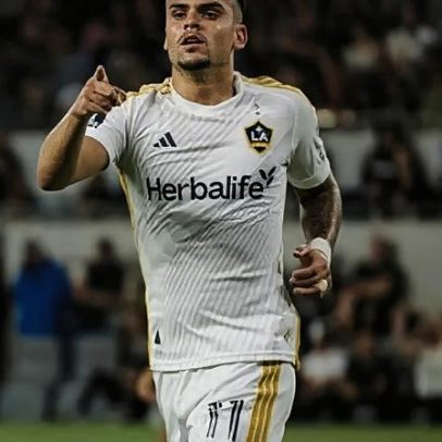 Gabriel Pec chega a Belo Horizonte para reforçar o Cruzeiro