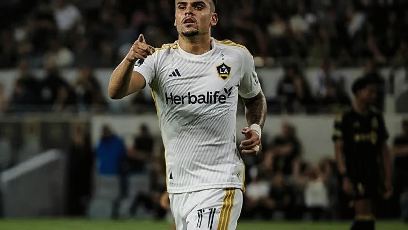 Gabriel Pec disputou 101 jogos e marcou 43 gols pelo Los Angeles Galaxy –