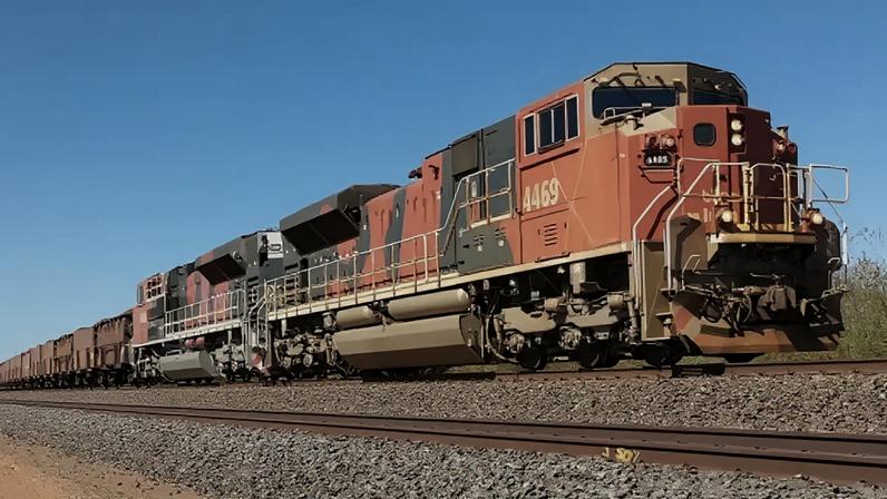 Sete quilômetros e pouco e 682 vagões: o trem mais longo da história nasceu em 2001 e, desde então, ninguém o superou.