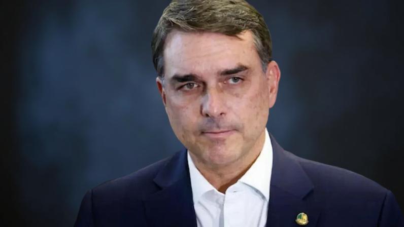 O senador Flávio Bolsonaro viajou para os Estados Unidos neste domingo, 5