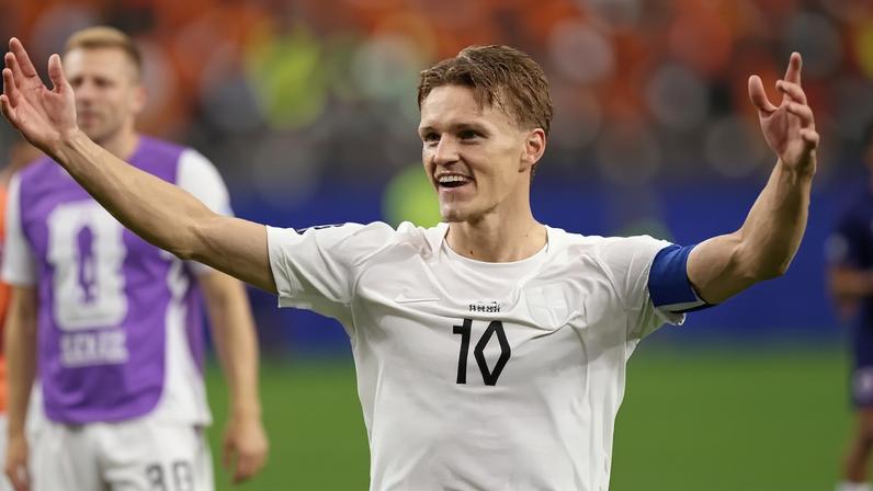 Odegaard reencontra Ancelotti após conflitos no Real Madrid –