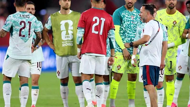 Após a partida Cristiano Ronaldo vestiu camisa de Diogo Jota, jogador que faleceu há um ano em acidente automobilístico –
