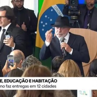 Lula exibe dedo do meio em discurso no Planalto