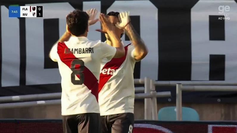 Jogadores comemoram gol de Lino em Flamengo x River Plate — Foto: Gilvan de Souza/Flamengo