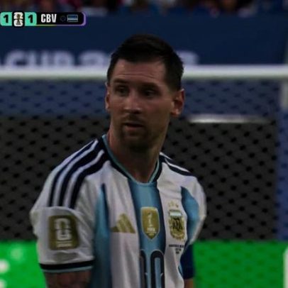 Messi defende falta aos 27 min do 2º tempo em Argentina x Cabo Verde
