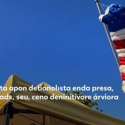 Paraquedista amarrado à bandeira dos EUA se enrosca e cai durante salto
