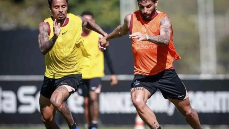 Hugo Souza completou dois anos de Corinthians –