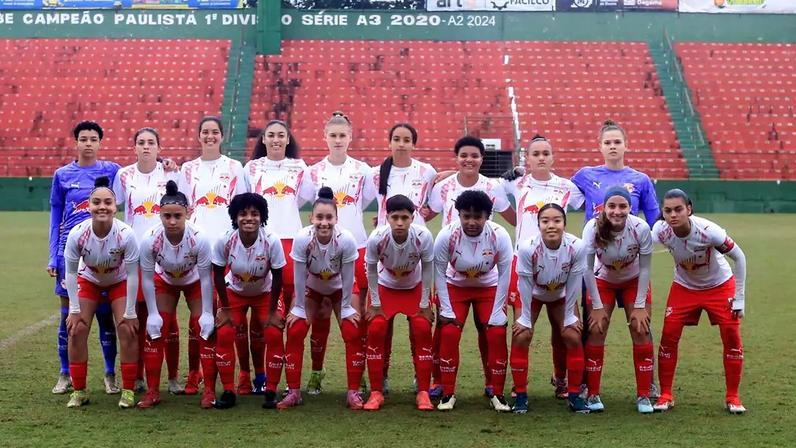 Jogadoras do time sub-20 das Bragantinas.