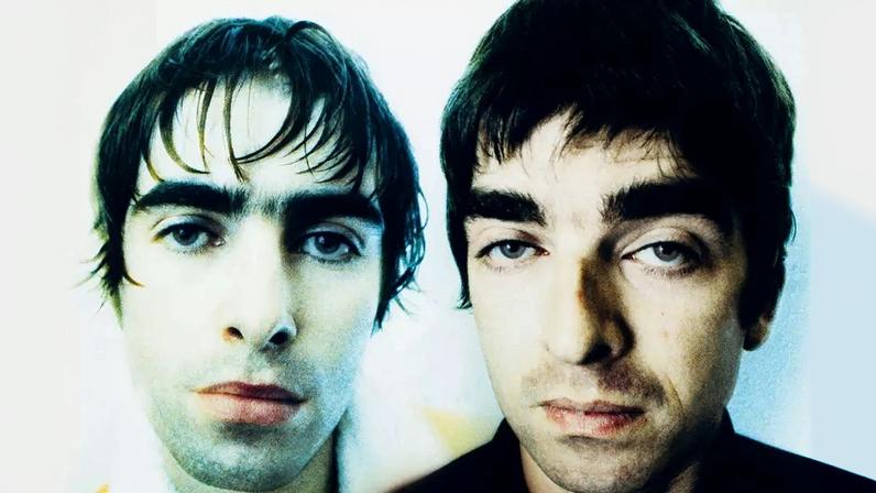 Oasis em 1995: Liam Gallagher e Noel Gallagher