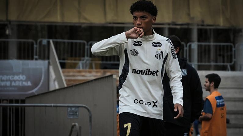 O atacante do Santos passa a atuar oficialmente como Juninho